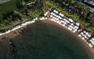 EOS BEACH RESORT (ex.Crystal Land of Paradise) Pools & Beach