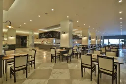 EOS BEACH RESORT (ex.Crystal Land of Paradise) Restaurants