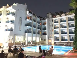 EPIC HOTEL Pools & Beach