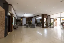 EPIC HOTEL Lobby