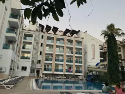 EPIC HOTEL Pools & Beach