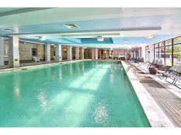 ESTREYA RESIDENCE Pools & Beach