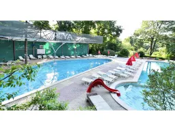 ESTREYA RESIDENCE Pools & Beach