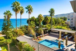 FAME BEACH HOTEL Pools & Beach