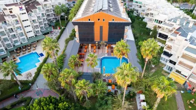 FAME BEACH HOTEL Pools & Beach