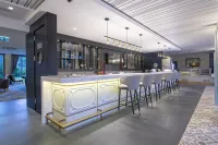 FAME RESIDENCE GOYNUK Bars