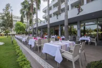 FAME RESIDENCE GOYNUK Restaurants