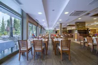 FAME RESIDENCE GOYNUK Restaurants