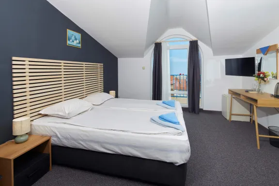 FAMILY HOTEL ELVIRA Rooms