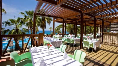 FANTASIA HOTEL DE LUXE Restaurants