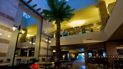 FANTASIA HOTEL DE LUXE Bars