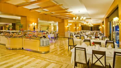 FANTASIA HOTEL DE LUXE Restaurants