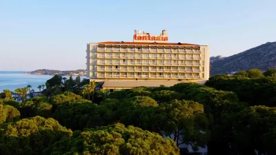 FANTASIA HOTEL DE LUXE General Images