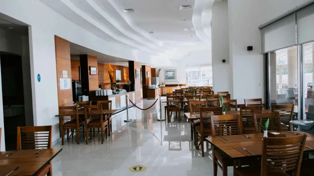 FAUSTINA HOTEL Restaurants