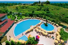 FEBEACH SIDE HOTEL Pools & Beach