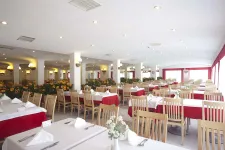 FEBEACH SIDE HOTEL Restaurants