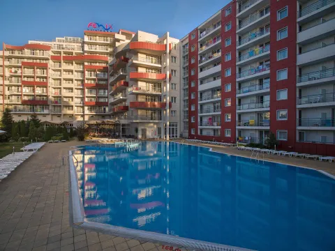 IM COASTAL HOTEL Pools & Beach
