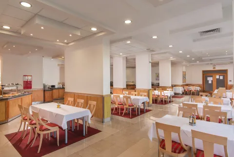 IM COASTAL HOTEL Restaurants