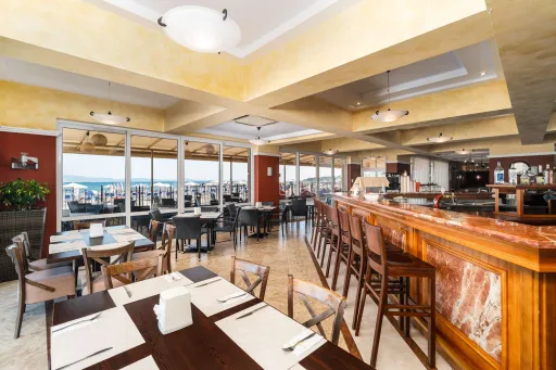 FESTA POMORIE RESORT Bars