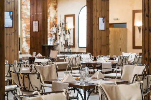 FESTA VIA PONTICA Restaurants