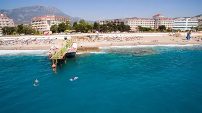 FIRST CLASS HOTEL Pools & Beach