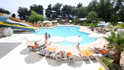 FIRST CLASS HOTEL Pools & Beach