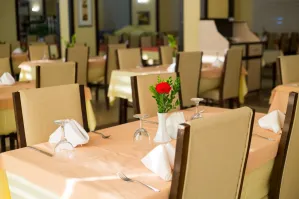 FIRST CLASS HOTEL Restaurants