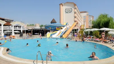 FIRST CLASS HOTEL Pools & Beach