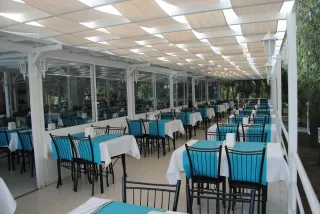 FLORA SUITES HOTEL Restaurants