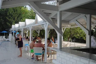 FLORA SUITES HOTEL Bars