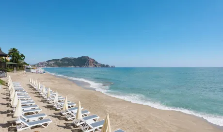 FLORIA BEACH HOTEL Pools & Beach