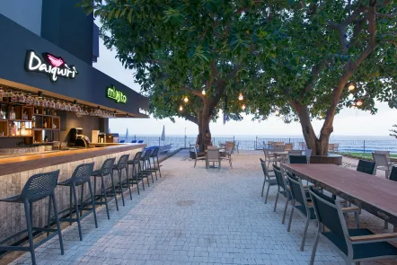 FLORIA BEACH HOTEL Bars