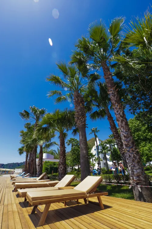 FORTEZZA BEACH RESORT Pools & Beach