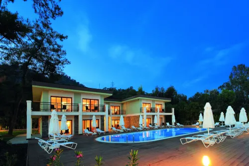 FORTEZZA BEACH RESORT Pools & Beach