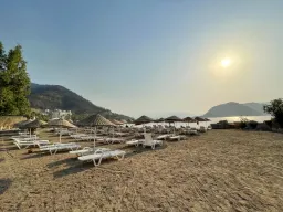 FORTUNA BEACH HOTEL Pools & Beach