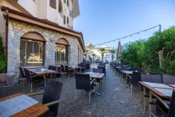 FORTUNA BEACH HOTEL Restaurants