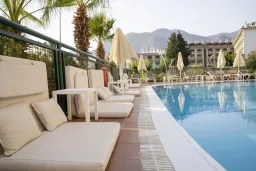 FORTUNA BEACH HOTEL Pools & Beach