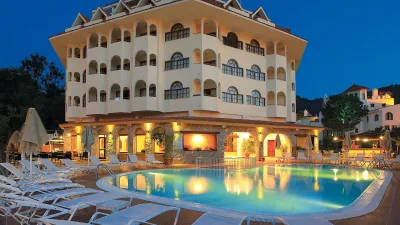 FORTUNA BEACH HOTEL Pools & Beach