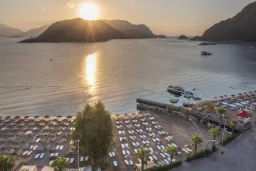 FORTUNA BEACH HOTEL Pools & Beach