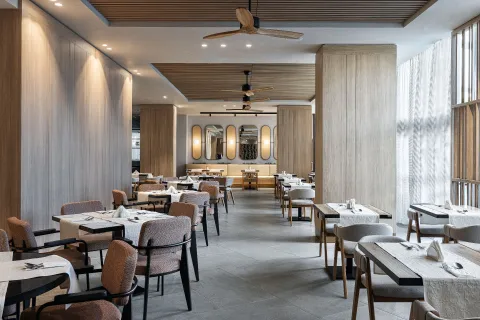 IM DREAMER HOTEL Restaurants