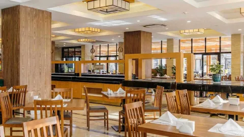 RAI FORESTA TEKIROVA Restaurants