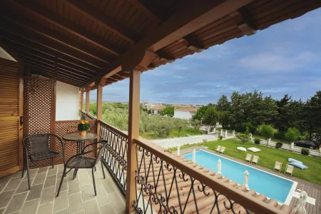 GEORGALAS REST APARTMENTS Pools & Beach