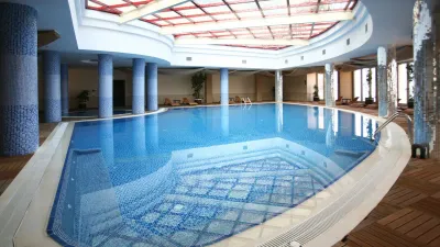 GOLD CITY HOTEL Pools & Beach