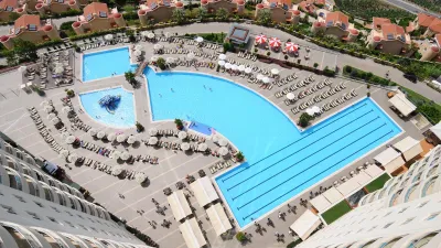 GOLD CITY HOTEL Pools & Beach