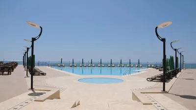 GOLD CITY HOTEL Pools & Beach