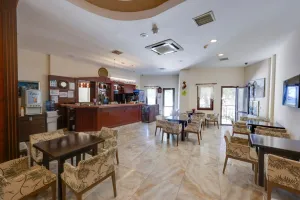 GOLDEN AGE YALIKAVAK BODRUM Bars