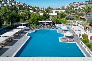 GOLDEN AGE YALIKAVAK BODRUM Pools & Beach