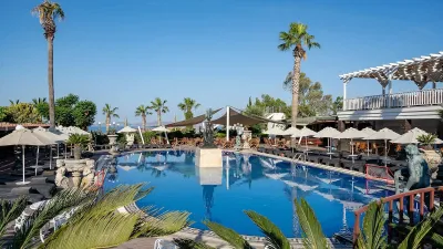 GOLDEN BEACH RESORT - SPA Pools & Beach