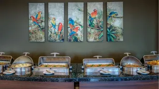 GOLDEN LOTUS HOTEL Restaurants