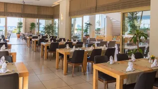 GOLDEN LOTUS HOTEL Restaurants